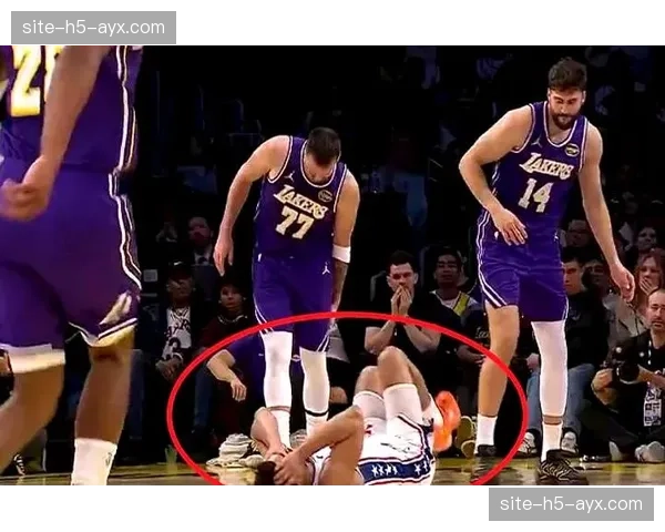 东契奇腿筋拉伤持续缺阵 湖人进攻重担全落詹姆斯